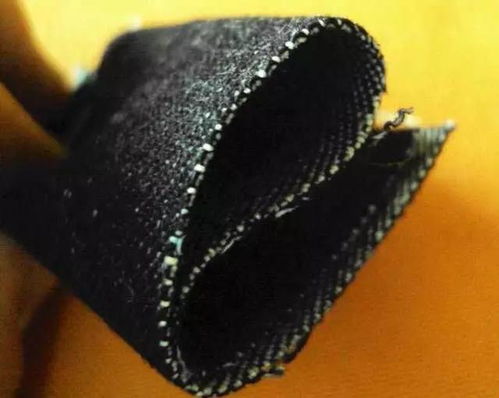 详解牛仔裤的制作步骤 从裁剪到高强线生产